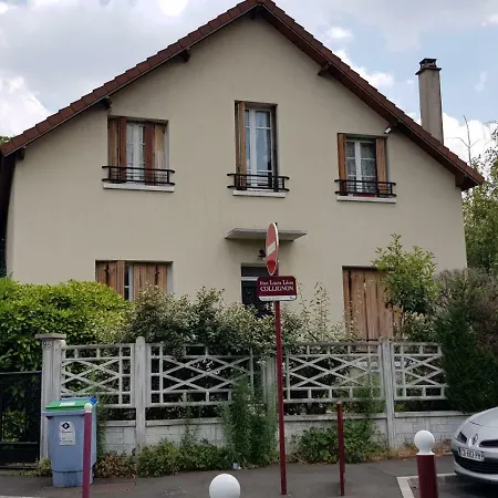 Villa Bondy Bondy